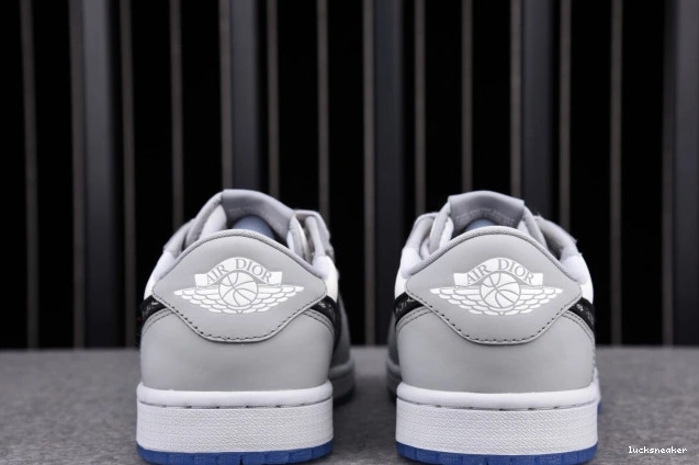 Rep LUCY JORDAN DR X CN8607-002 LOW box) 1 (DR OG shoe 0814